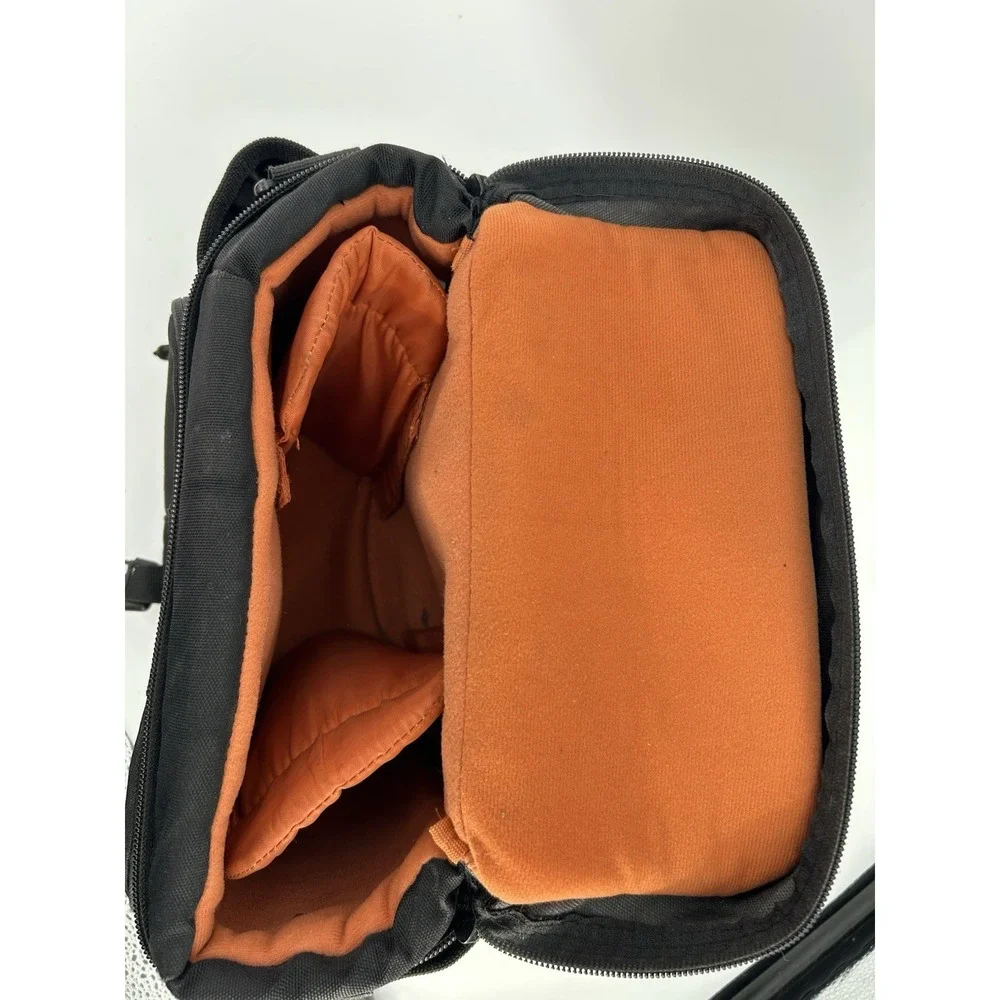 Lowepro Adventura 170 Black Padded Camera Bag W/Belt Loop